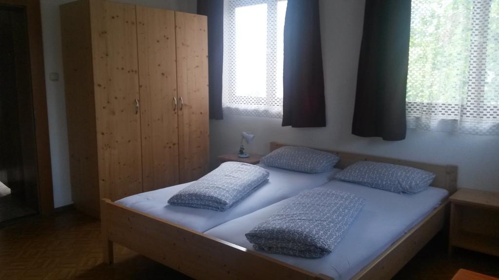 Gassnerwirt Radfeld Room photo